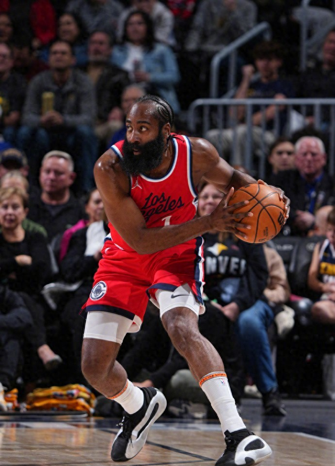 包含赛地聚焦：国王杯窗口期热度飙升，休斯敦火箭迎来里程碑，压力陡增，资深球员宣示担当的词条-九游会入口