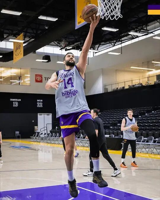 包含今晚托特纳姆备战NBA常规赛，调整名单细节曝光，压力陡增，轮换策略成焦点的词条-九游会