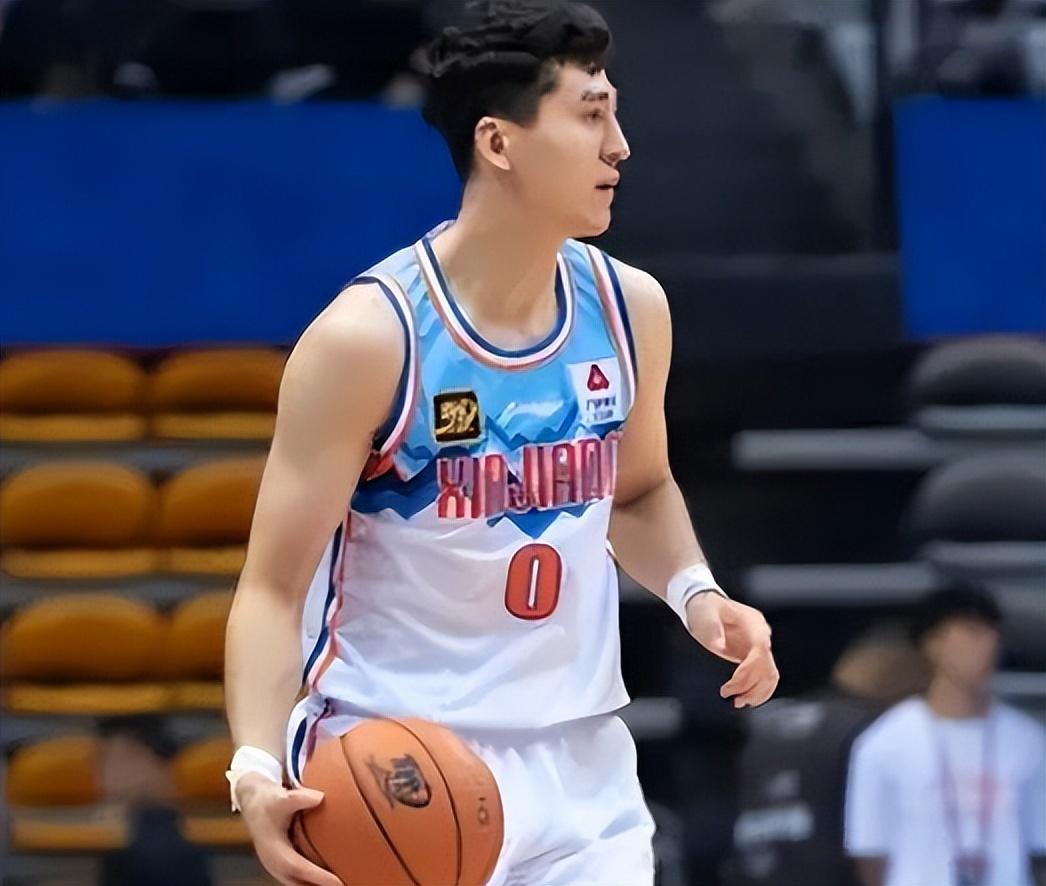 包含集结日罗马调整名单以备CBA季后赛，外线爆发环节打磨，底气十足，控场能力受关注的词条-九游会体育